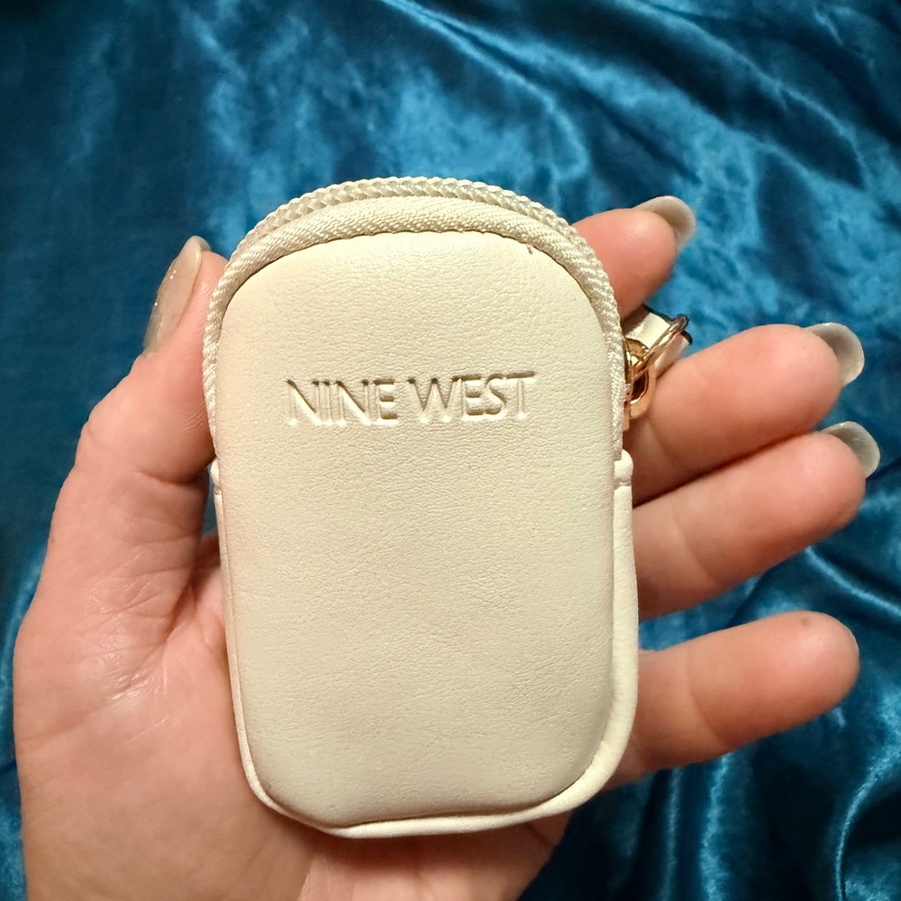 Nine West Cream Mini keychains Bag. Clip onto your keys purse.Ext